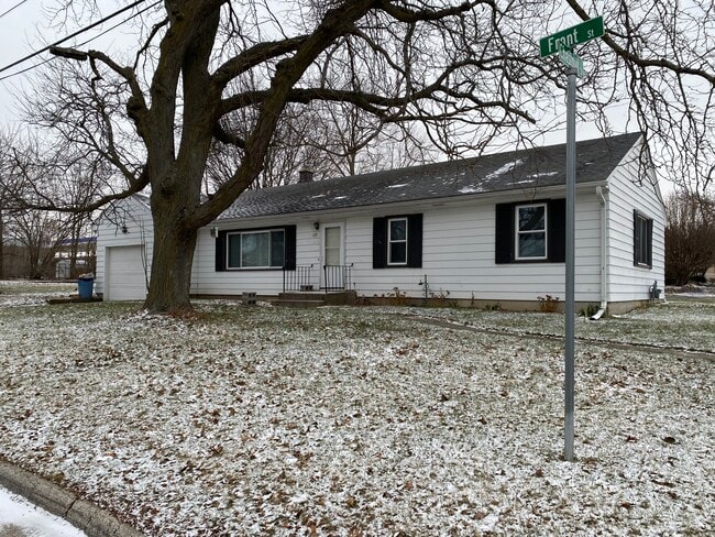 Photo - 137 E Front St Casa