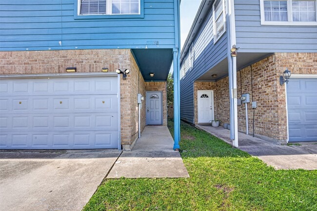 Photo - 15515 Waldron Cir Unidad B