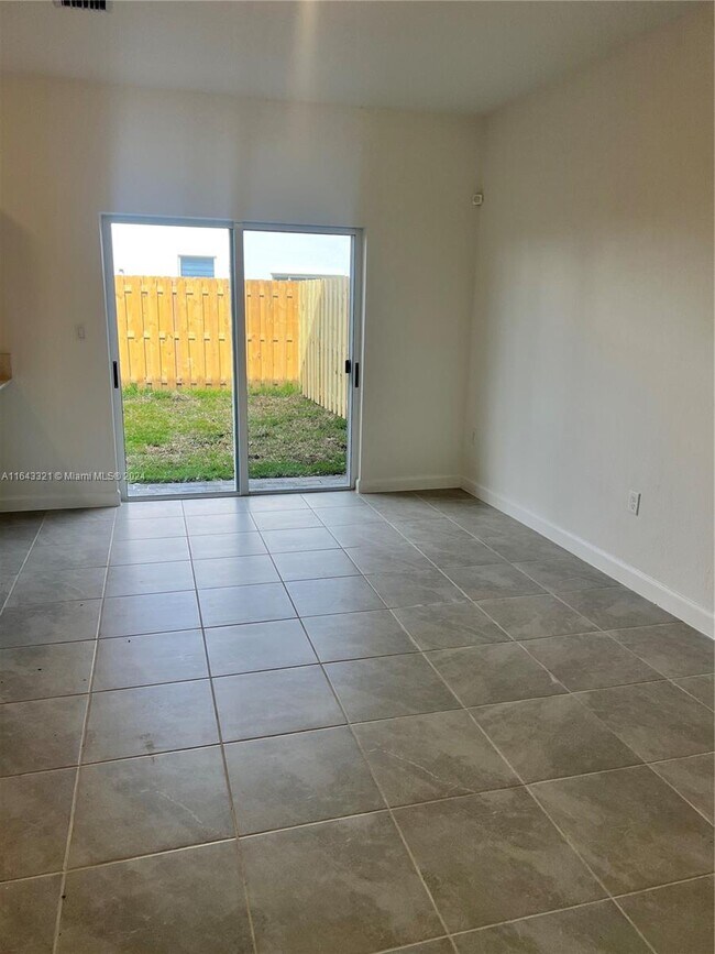 Southwest 232nd Lane, Princeton, FL 33032 - 3 BR 2.5 BA Townhouse