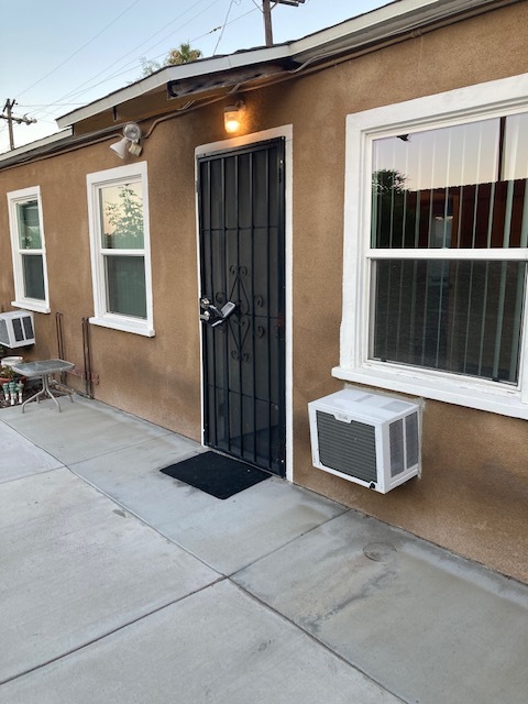 Front Entrance - 679 El Cajon Blvd Apartments Unit B
