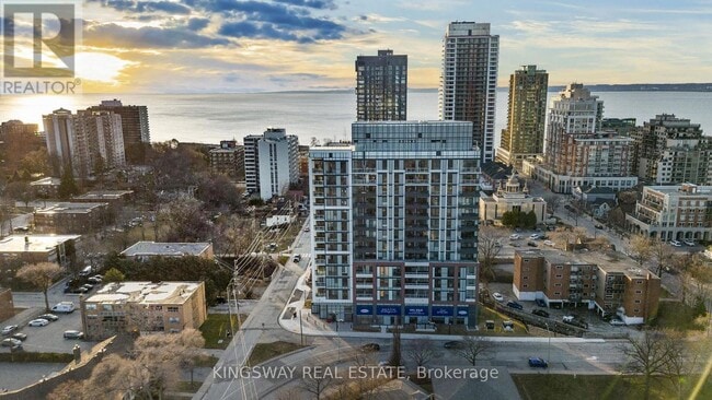 Photo - 2088 James St Unit 207