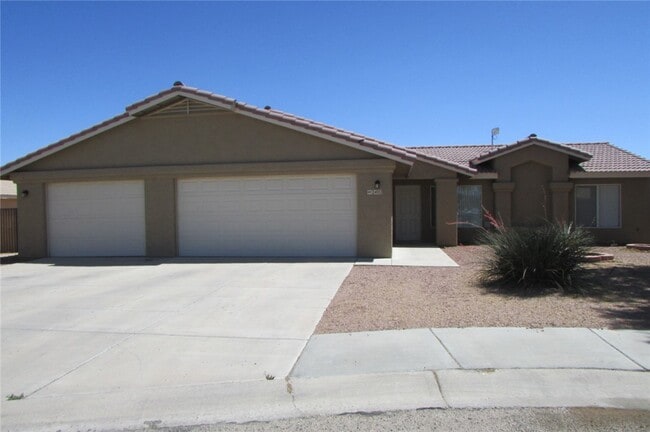 Building Photo - 2402 Prickly Pear Dr