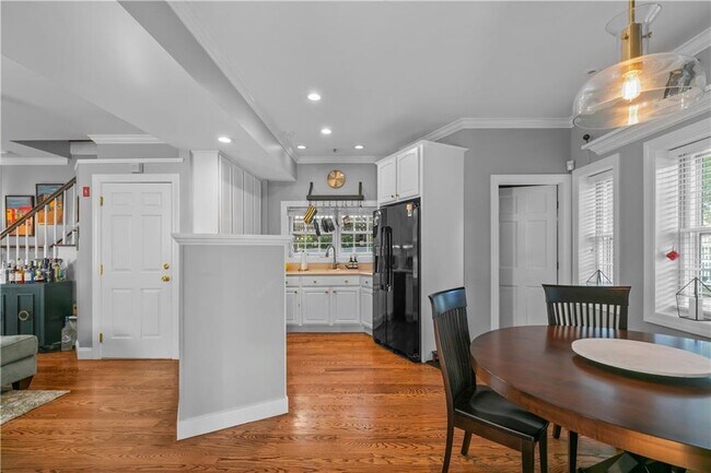 Photo - 34 Catherine St