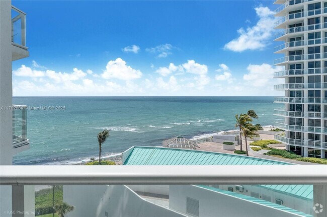 Building Photo - 16445 Collins Ave Unit 822 Rental