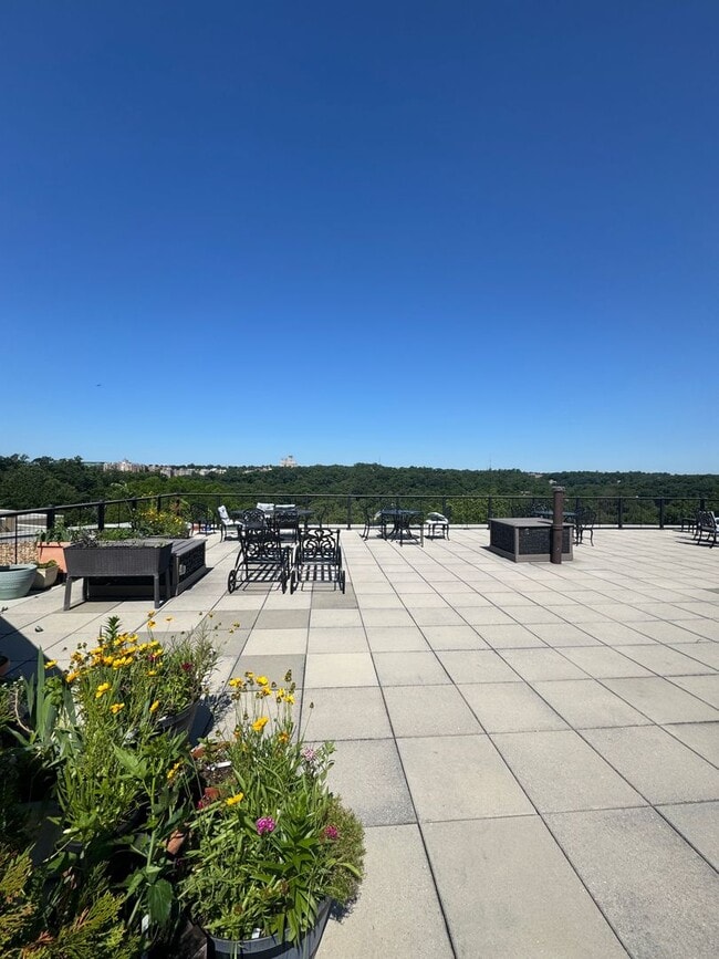 Photo - 1801 Clydesdale Pl NW