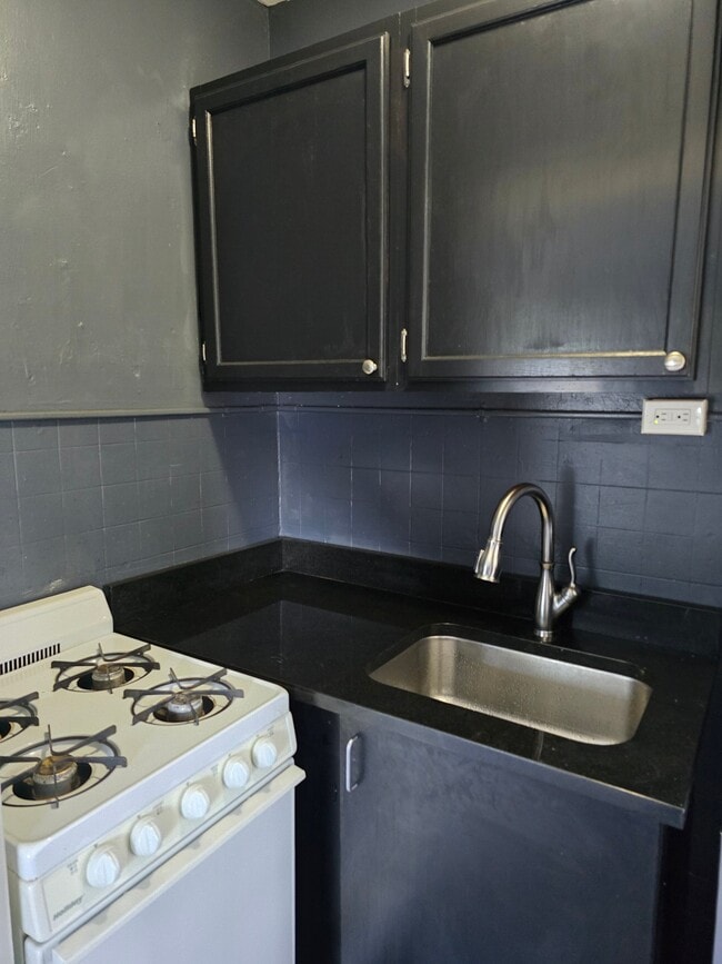Photo - 1730 Union St Unit #3
