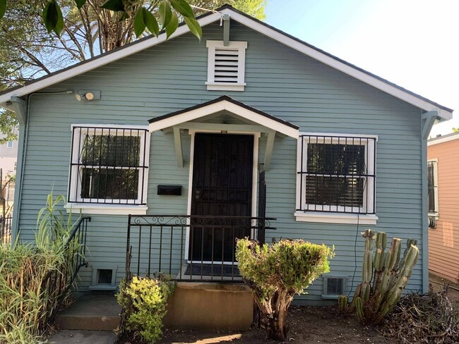 Building Photo - 402 Micheltorena St Unit 3/4 Rental