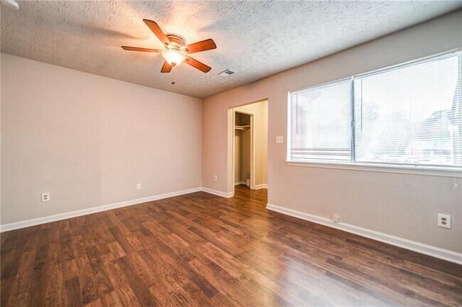 Photo - 37 Country Pl Ct