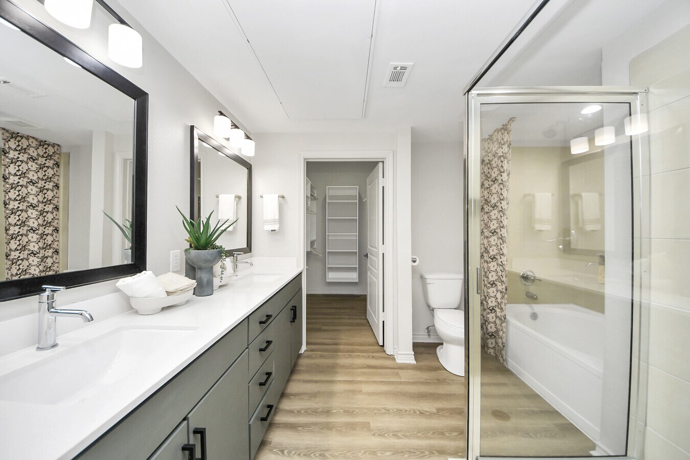 Photo - 3003 Memorial Ct Unit 2433