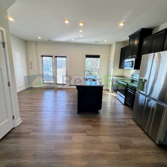 Photo - 225 Goldenstar Ln