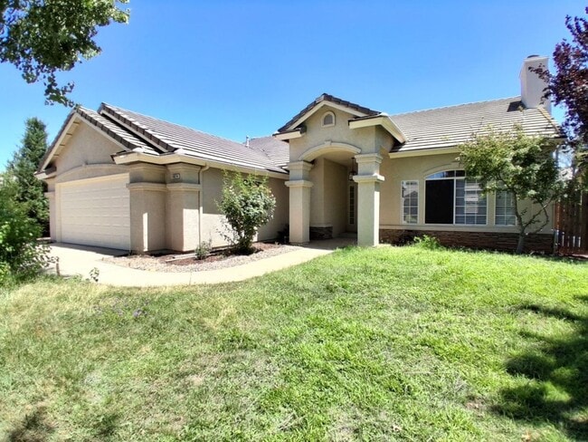 Building Photo - Charming 4-Bedroom Home with Solar & Spacious Yard
