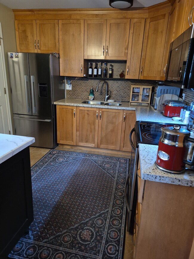 Photo - 25 Wellington Av E Unit 25 Wellington Ave E Osha