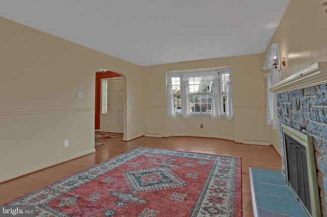 Photo - 800 Broadway