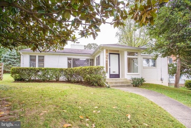 Photo - 5205 Saratoga Ave