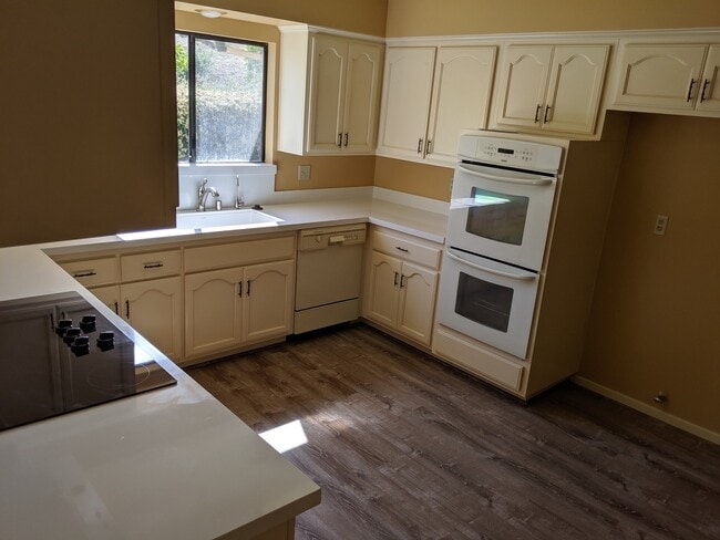 Photo - 203 Patricia Ct