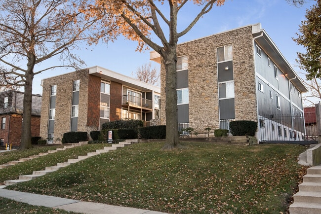 Photo - 4006-4008 Oak St