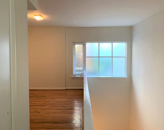 Photo - 937 Lombard St Unidad 102