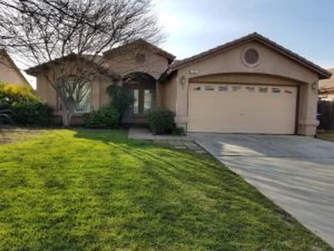 Building Photo - Kingsburg For Rent Rental