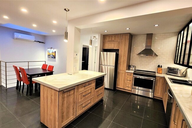 Photo - 1033 Rue Berri Unité 3