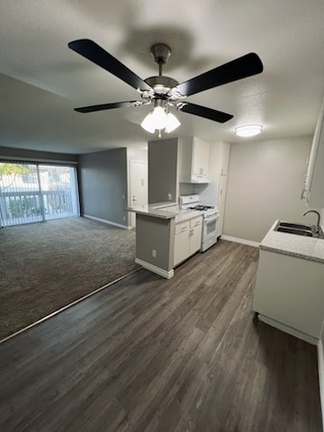 Upstairs Unit - Featuring a Balcony - ROBERTA Apartments