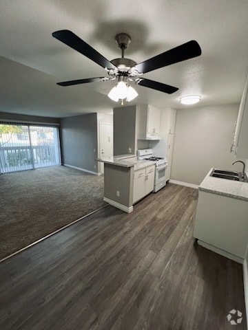 Upstairs Unit - Featuring a Balcony - ROBERTA Rental