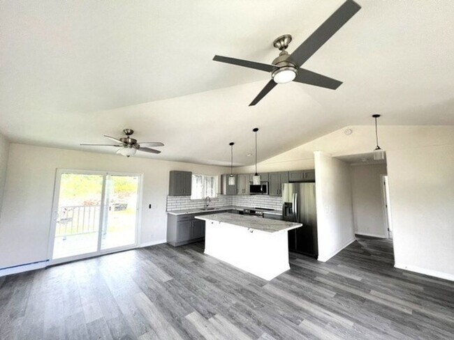 15-1412 17th Ave