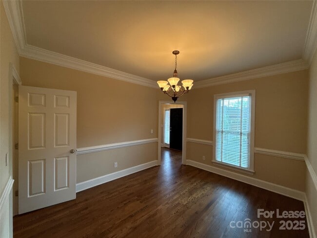 Photo - 805 Stargard Ct