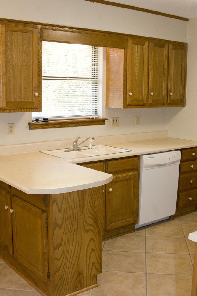 Photo - 111 Briarwood Ln