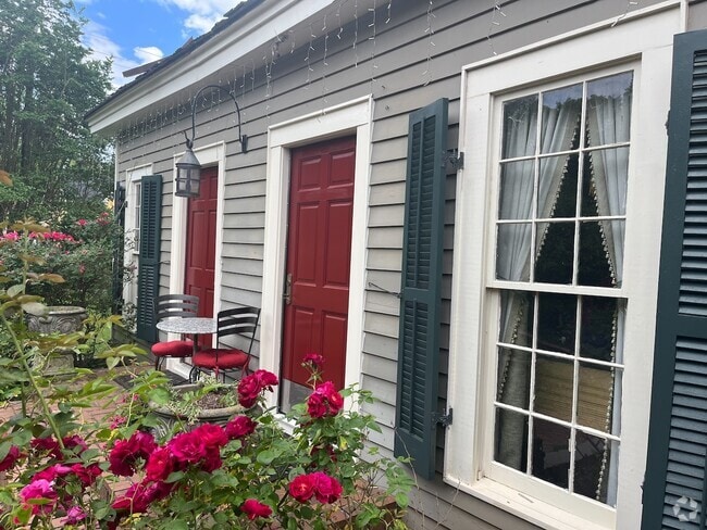 Building Photo - 420 Porter St Unit Historic Madison Cabin Rental