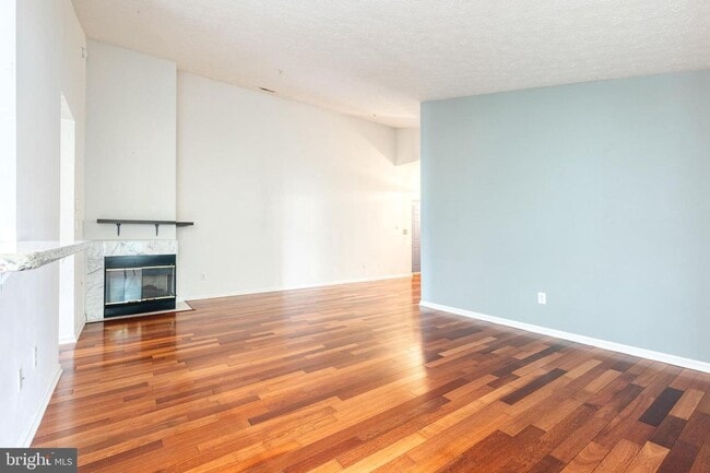 Photo - Stunning 2bd 2bth Penthouse-Level Condo in...