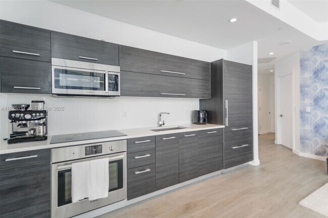 Photo - 45 SW 9th St Unit 4108