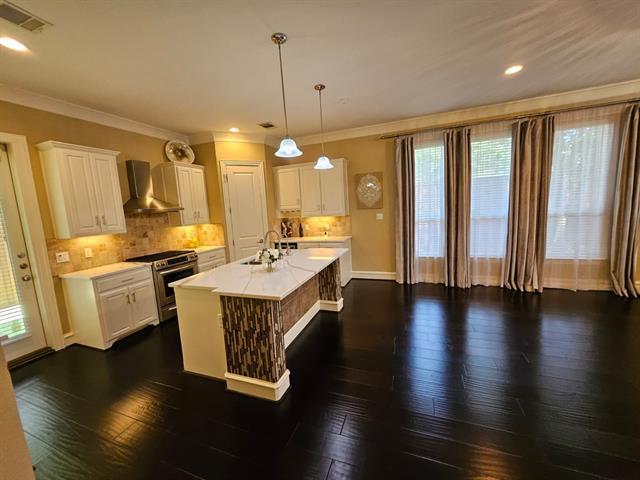 Photo - 4931 Homer St