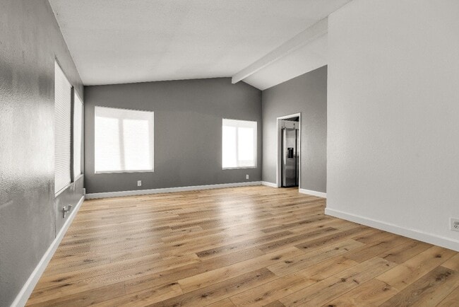 2863 Roseann Ave
