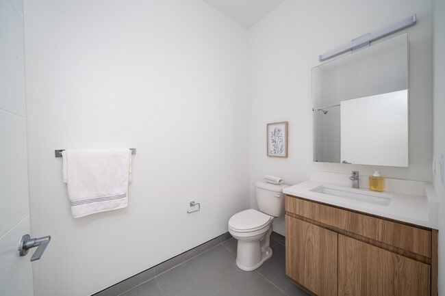 Photo - Art Of Newark