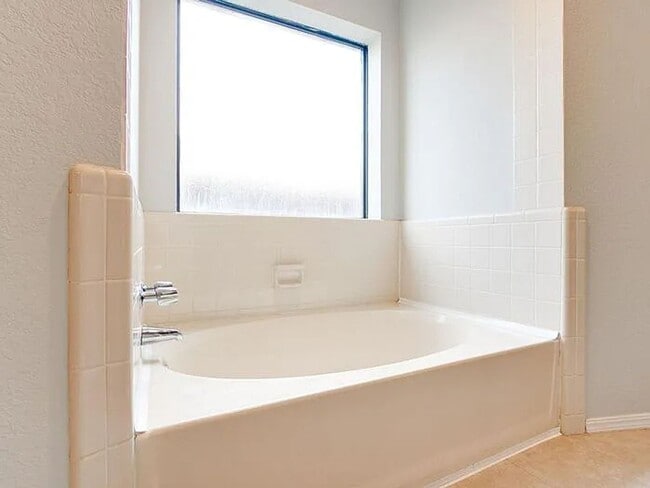 Photo - NORMAN, OKLAHOMA - MINUTES TO UNIVERSITY OF OKLAHOMA