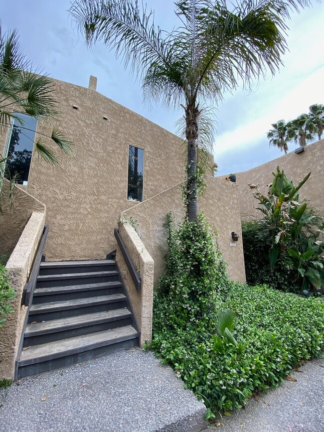 Building Photo - 560 N Dodge Blvd Rental