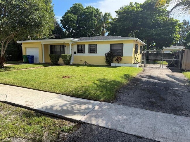 Photo - 2221 SW 67th Ave
