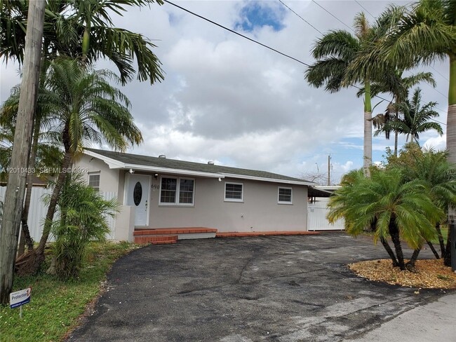 Building Photo - 690 SW 120th Ave