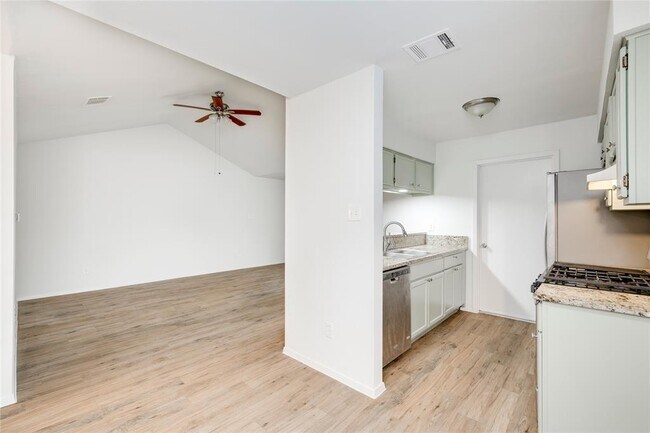 Photo - 6210 Buffalo Pass