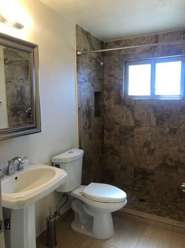 Photo - 4814 E Hampton St