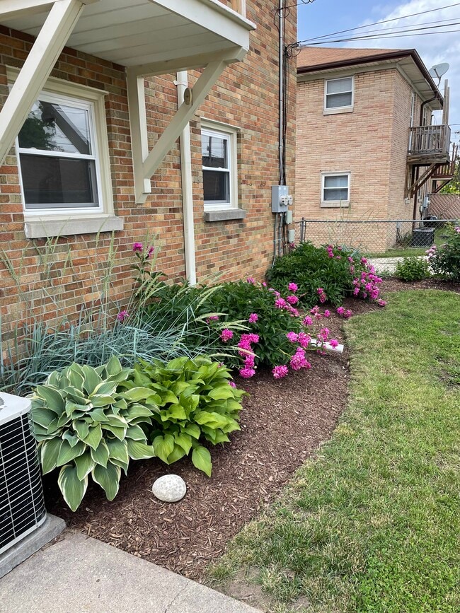 Photo - 3234 S 77th St Apartamentos Unidad Upper