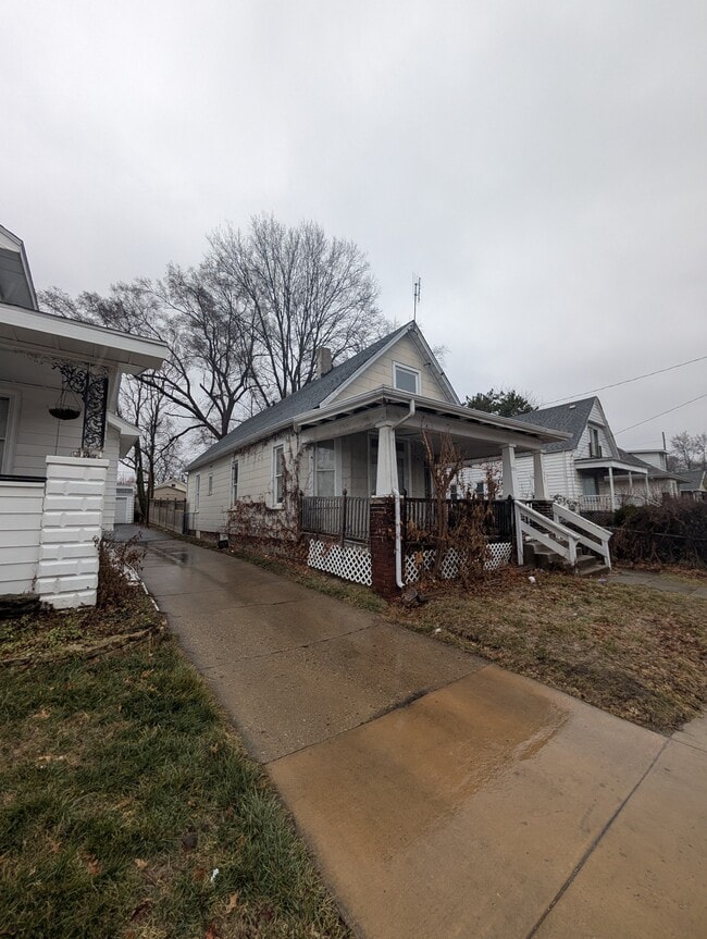 Photo - 721 E McClure Ave