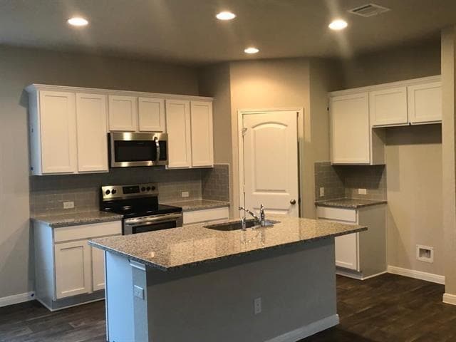 Photo - 221 Naset Dr