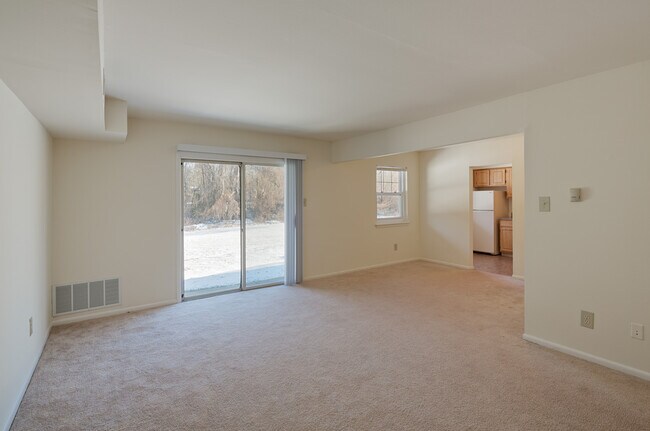 Photo - 1st Floor: Enjoy effortless step-free access and ground-level living, with a main bathroom and a ... Unidad U-05