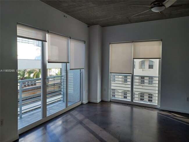 Photo - 133 NE 2nd Ave Unidad 412