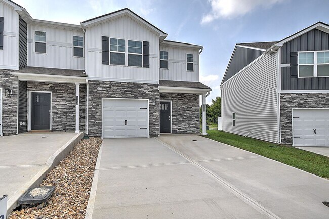Building Photo - 1138 Wenna Wy