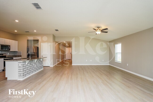 Photo - 948 Gotthard Pass Dr.