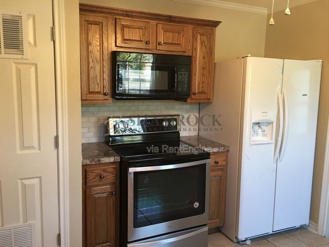 Photo - 3908 Leland Ave