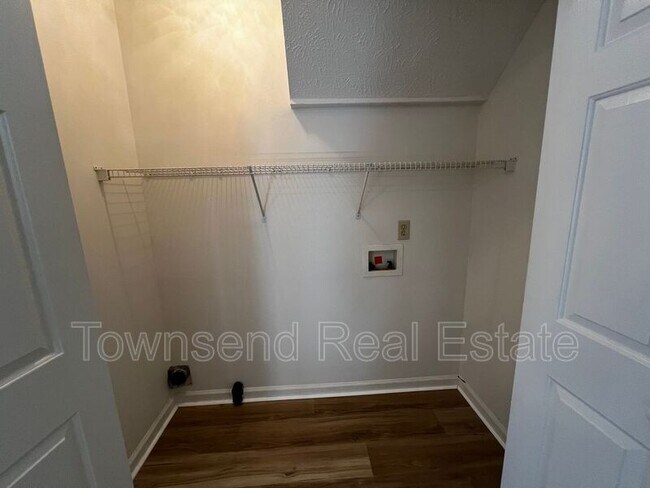 Photo - 1016 Ancestry Dr