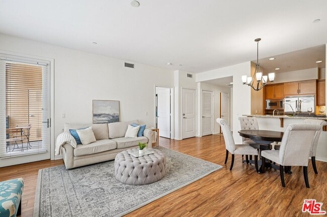 Building Photo - 4050 Glencoe Ave Unit 320 Rental